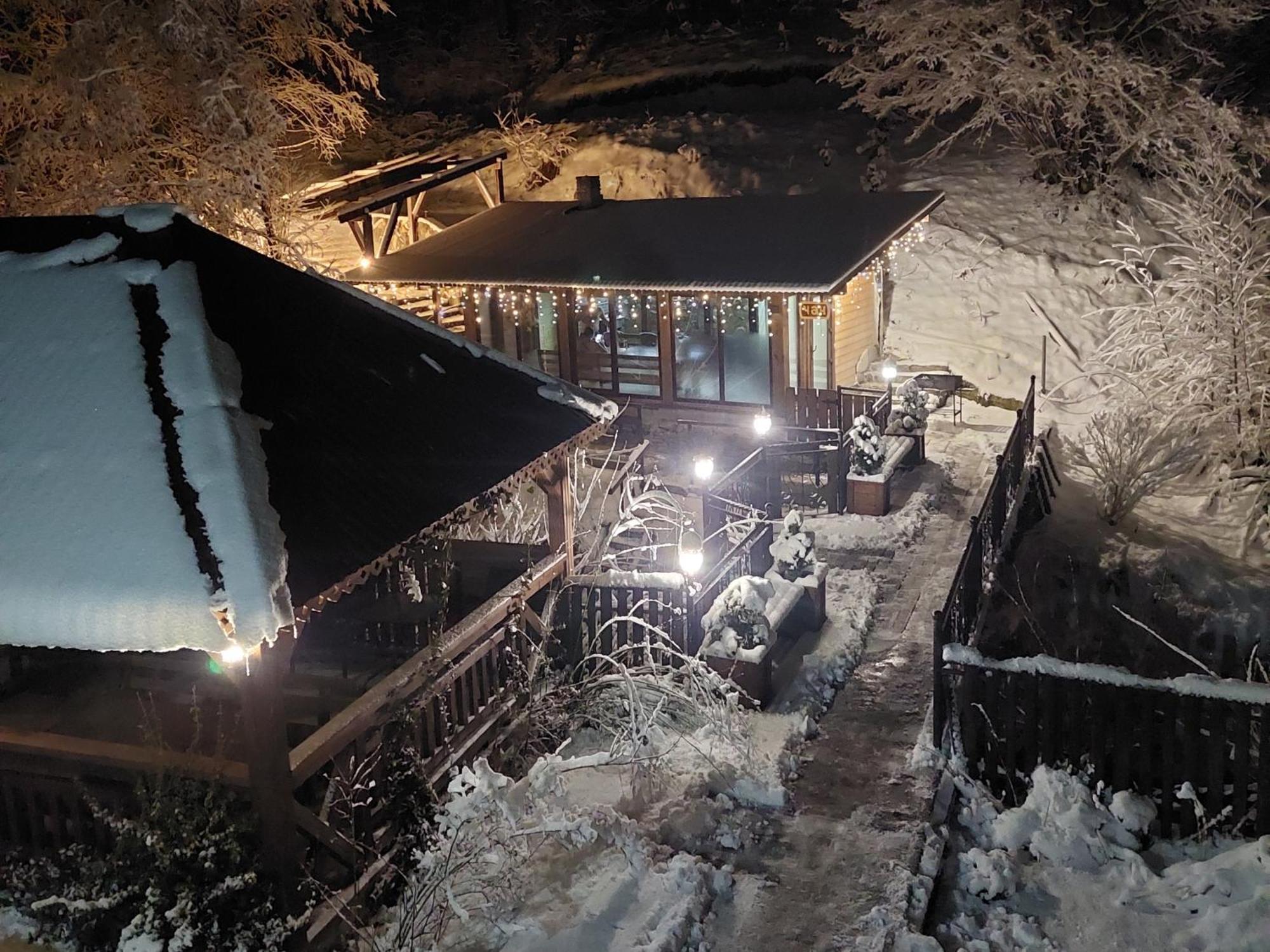 Коло Гір Hotell Kolochava Exteriör bild