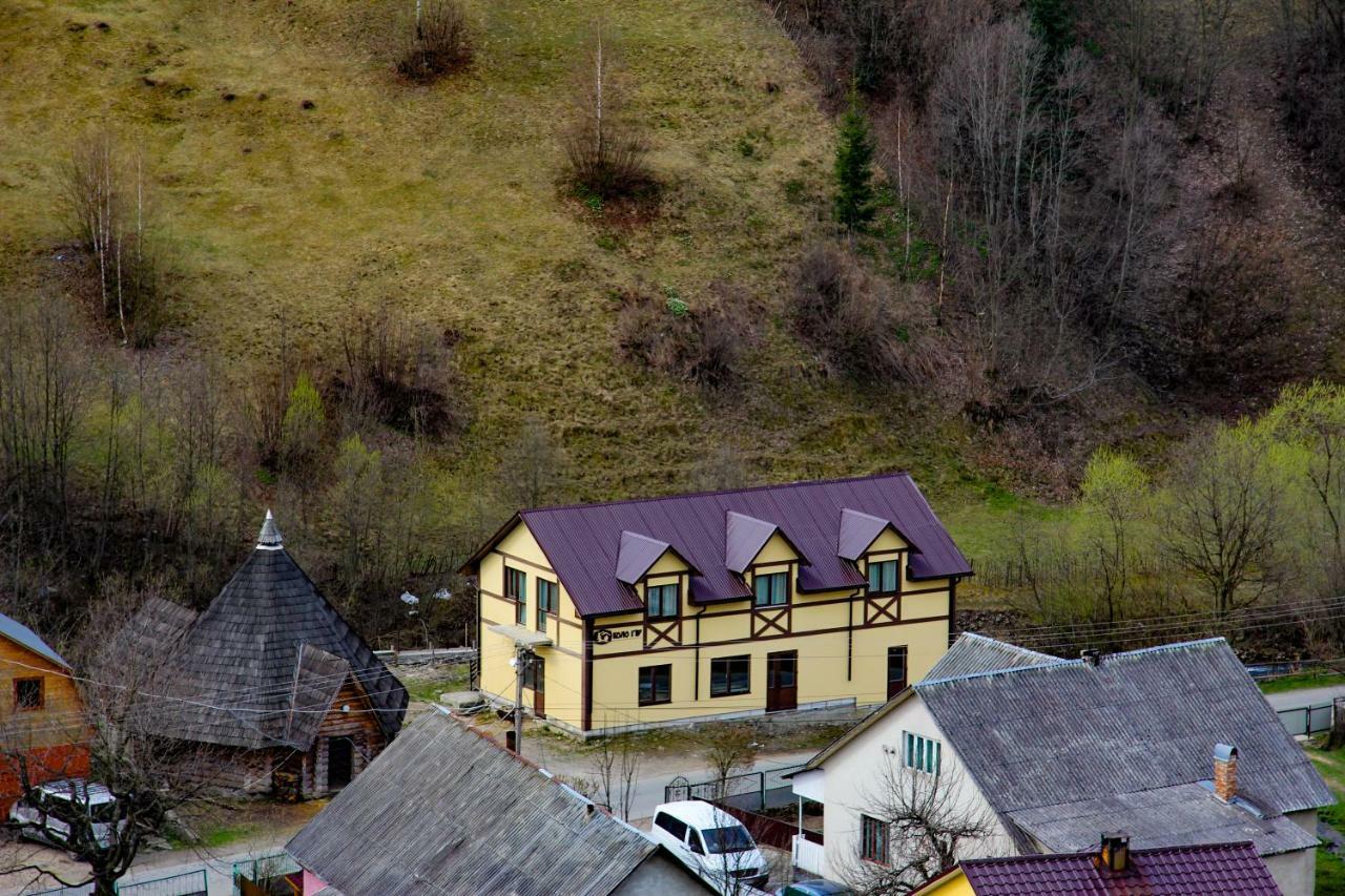 Коло Гір Hotell Kolochava Exteriör bild
